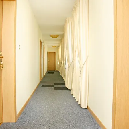 Hotel Luch *